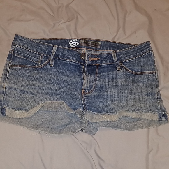 Cut off Jean shorts - Picture 1 of 4